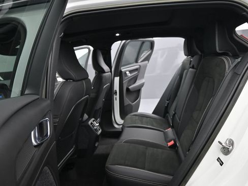 Certified 2023 Volvo XC40 Recharge Plus AWD/4WD image 21
