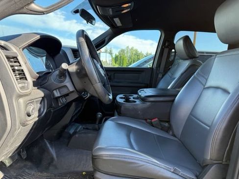 Used 2022 RAM 2500 Tradesman w/ Chrome Appearance Group AWD/4WD image 6