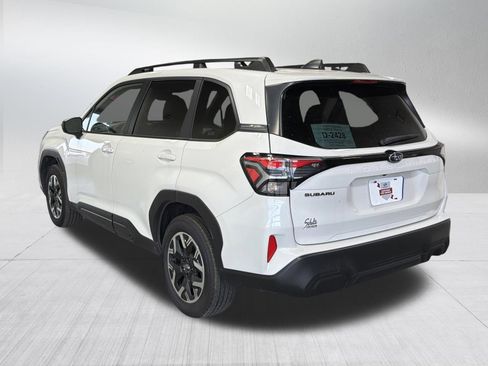 Used 2025 Subaru Forester Premium image 5