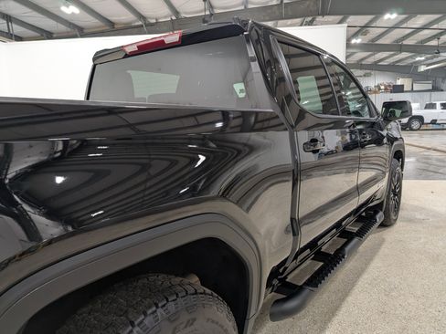 Used 2025 GMC Sierra 1500 Elevation image 3