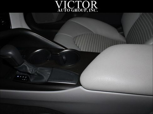 Used 2021 Toyota Camry SE w/ Carpet Mat Package (TMS) image 22