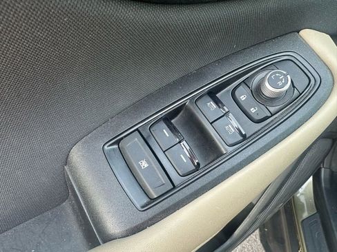 Used 2025 Subaru Outback Premium image 26