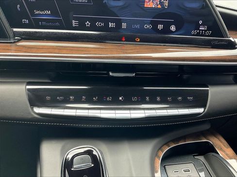 Used 2024 Cadillac Escalade Sport Platinum AWD/4WD image 15