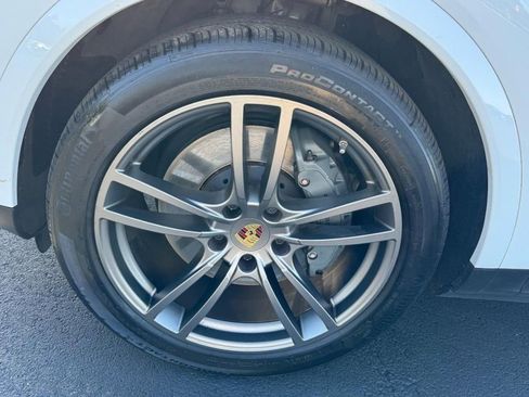 Used 2023 Porsche Cayenne S Platinum image 7