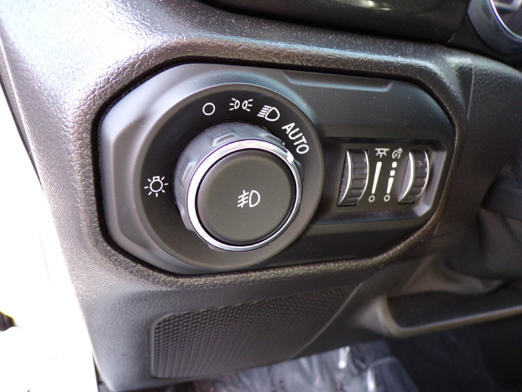 Used 2021 Jeep Wrangler Unlimited Sahara AWD/4WD image 19