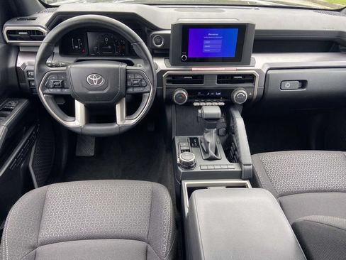 Used 2025 Toyota 4Runner SR5 AWD/4WD image 11