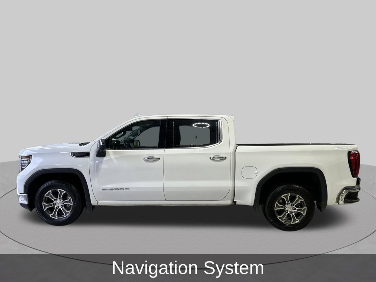 Used 2025 GMC Sierra 1500 SLT RWD image 2