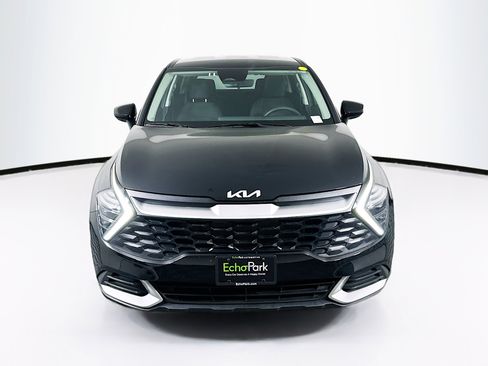 Used 2025 Kia Sportage LX image 2