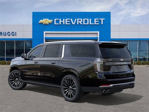 New 2026 Chevrolet Suburban High Country image 3
