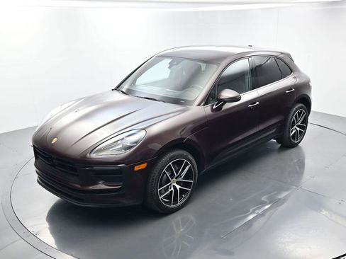 Certified 2023 Porsche Macan image 31
