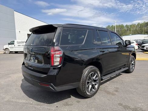 Used 2023 Chevrolet Tahoe Z71 w/ Luxury Package AWD/4WD image 3