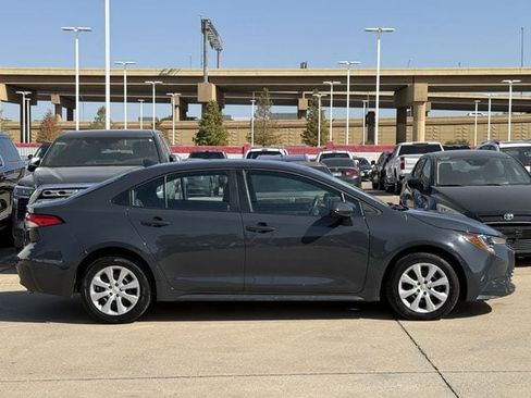 Used 2025 Toyota Corolla LE FWD image 3