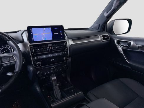 Used 2023 Lexus GX 460 Premium w/ Accessory Package AWD/4WD image 25