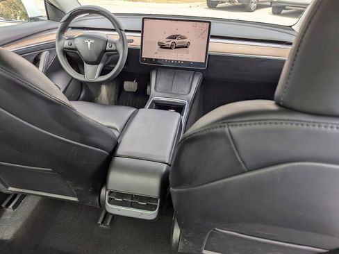 Used 2023 Tesla Model 3 Standard Range image 31