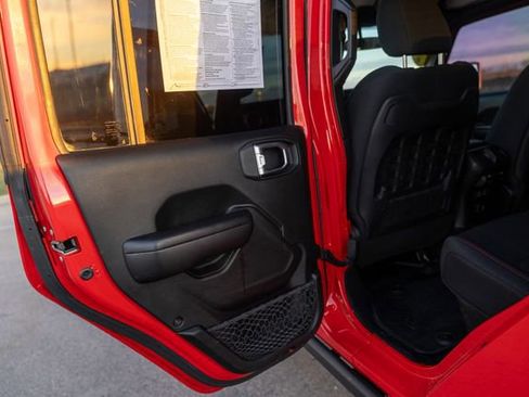 Used 2020 Jeep Gladiator Rubicon w/ Cold Weather Group image 20