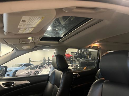 Used 2017 Nissan Pathfinder SL w/ SL Premium Package image 24