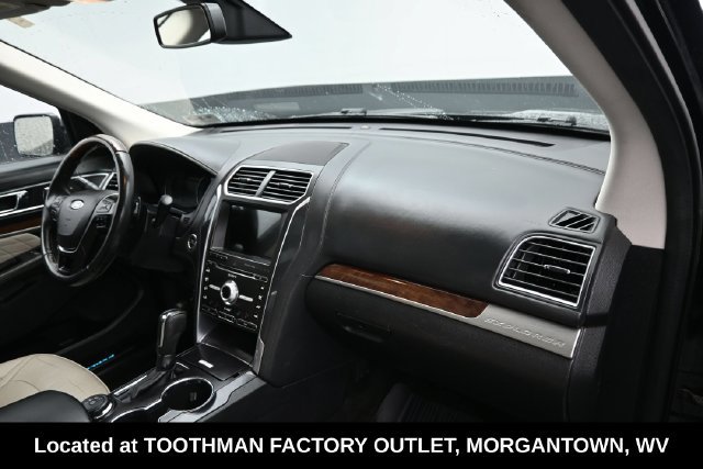 Used 2017 Ford Explorer Platinum AWD/4WD image 14