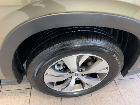 Certified 2024 Subaru Ascent Premium w/ Convenience Package image 23