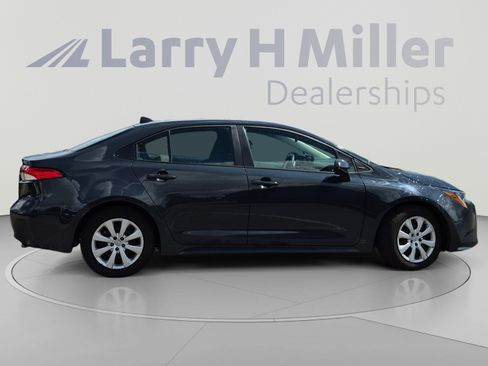 Used 2025 Toyota Corolla LE FWD image 6