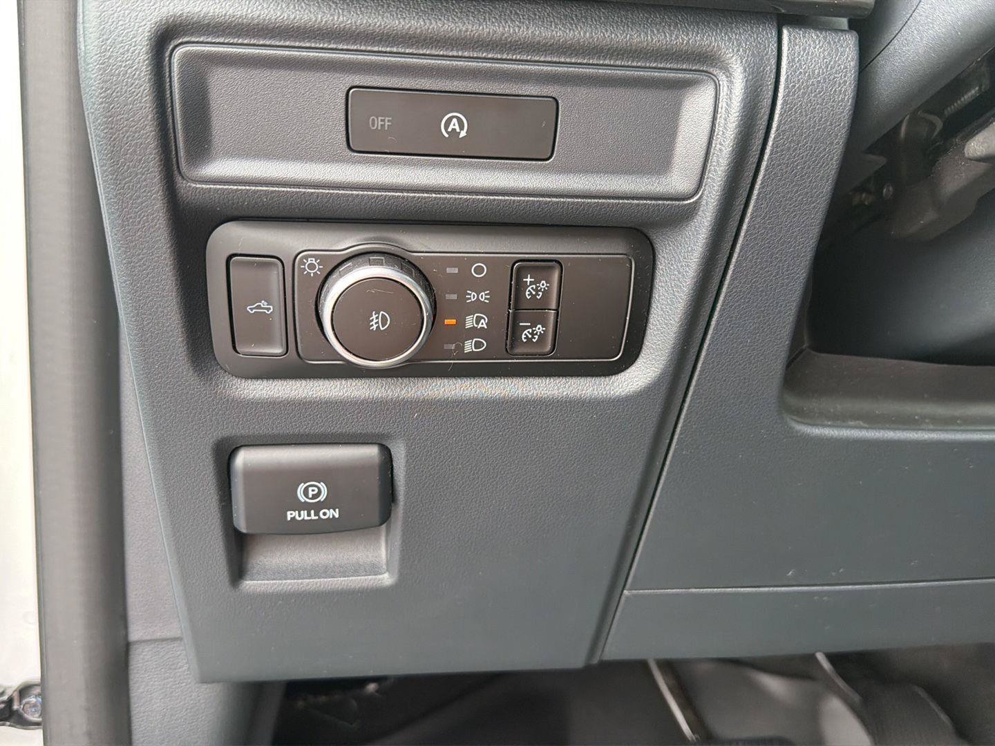 Used 2025 Ford F150 STX w/ Equipment Group 200A RWD image 19