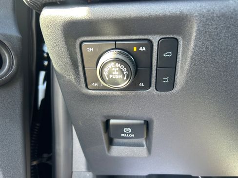 New 2025 Ford Expedition Tremor image 24