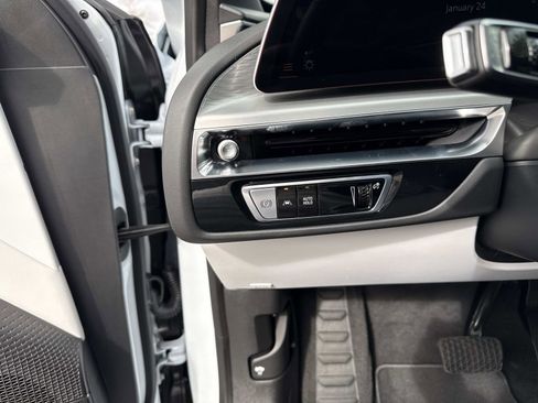 New 2026 Cadillac Lyriq Luxury image 33