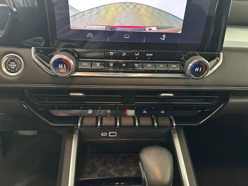 Used 2023 Chevrolet Colorado LT w/ LT Convenience Package image 23