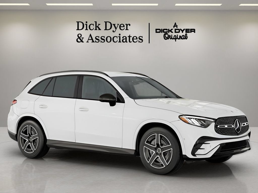 Used 2026 Mercedes-Benz GLC 300 image 4