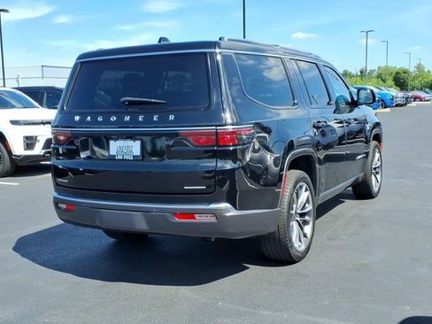Used 2022 Jeep Wagoneer Series III w/ Premium Group I AWD/4WD image 28