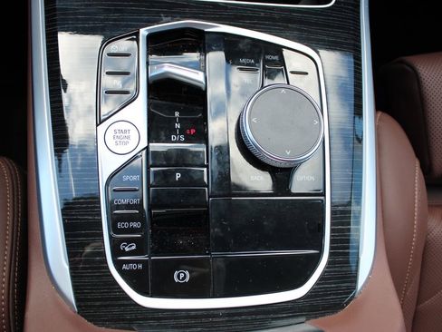 Used 2024 BMW X5 xDrive40i w/ M Sport Package image 30