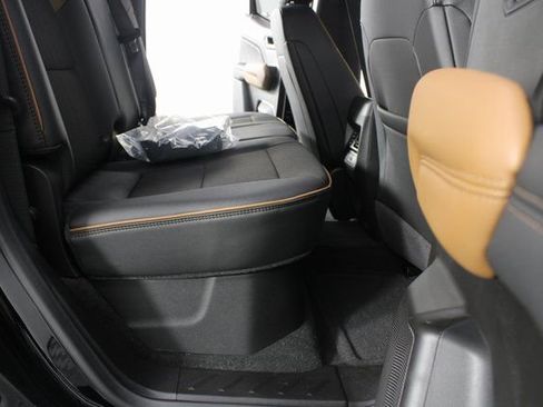 New 2026 GMC Canyon AT4 w/ Off-Road Front Bumper Package image 18