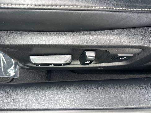 Used 2016 Lexus ES 350 w/ Luxury Package w/Wood Trim FWD image 13