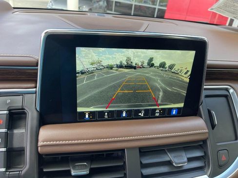 Used 2023 Chevrolet Suburban High Country AWD/4WD image 30