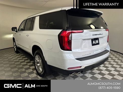 New 2026 GMC Yukon XL Denali AWD/4WD image 9