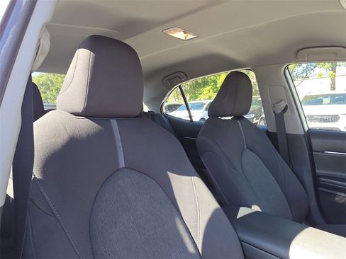 Used 2022 Toyota Camry LE image 11