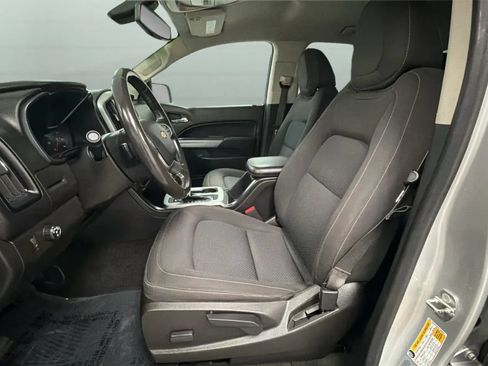 Used 2017 Chevrolet Colorado LT w/ LT Convenience Package RWD image 19