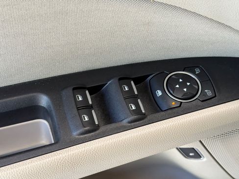 Used 2020 Ford Fusion SE FWD image 13