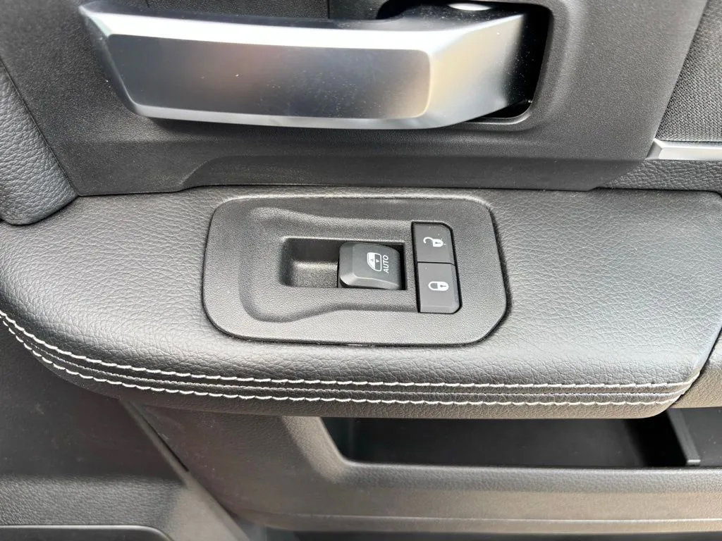 New 2026 RAM 2500 Big Horn AWD/4WD image 33