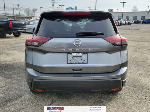 Used 2025 Nissan Rogue SV image 29
