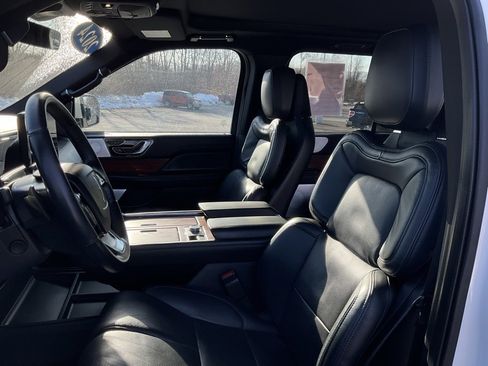 Used 2024 Lincoln Navigator L Reserve image 17