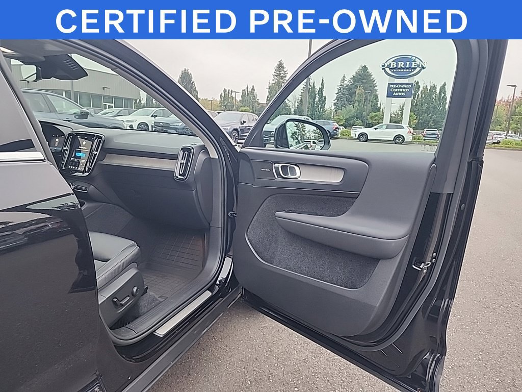 Used 2023 Volvo XC40 B5 Ultimate w/ Protection Package Premier AWD/4WD image 19