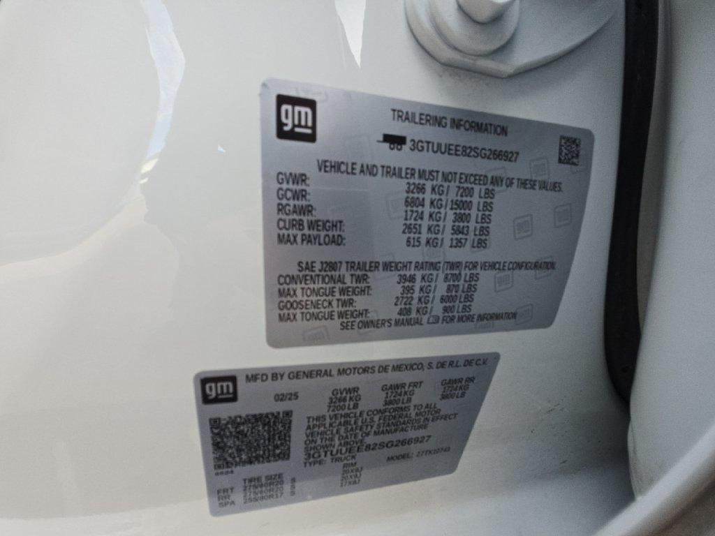 Certified 2025 GMC Sierra 1500 AT4 w/ AT4 Premium Package AWD/4WD image 31