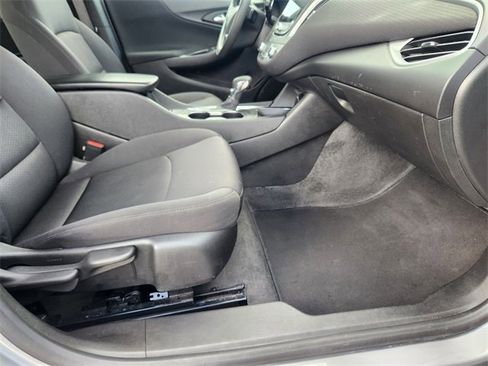 Used 2024 Chevrolet Malibu LT image 25