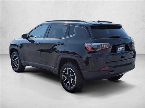Used 2026 Jeep Compass Trailhawk AWD/4WD image 7