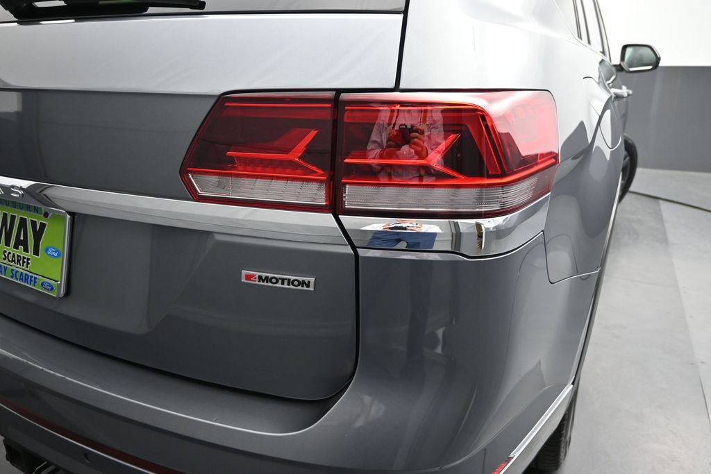 Used 2021 Volkswagen Atlas SE AWD/4WD image 2