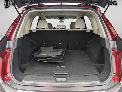Certified 2023 Nissan Rogue SV FWD image 17