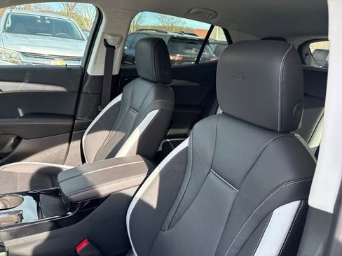 Used 2025 Buick Envision Sport Touring image 13