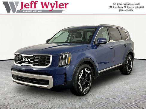 Used 2023 Kia Telluride S AWD/4WD image 1