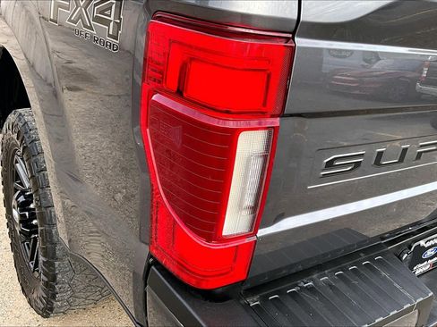 Certified 2022 Ford F250 Lariat w/ Black Appearance Package image 27