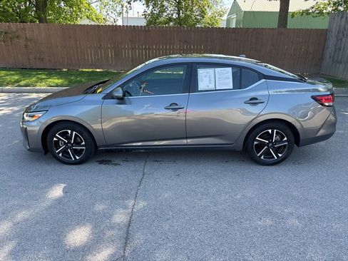 Used 2024 Nissan Sentra SV FWD image 2
